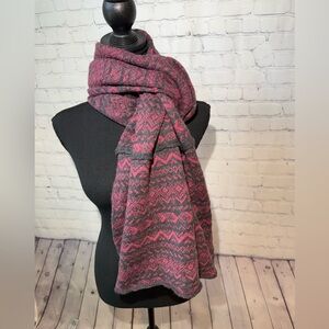 Banana Republic extra fine Merino wool raspberry & charcoal colored FAIRISLE